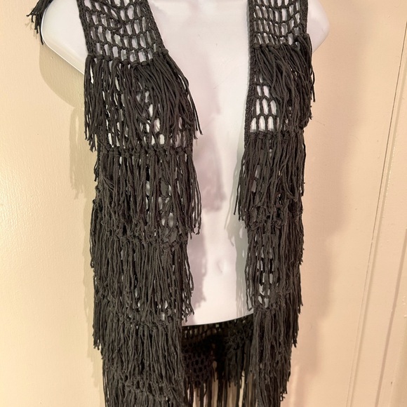 Umgee USA fringe charcoal gray boho vest! - Picture 13 of 14
